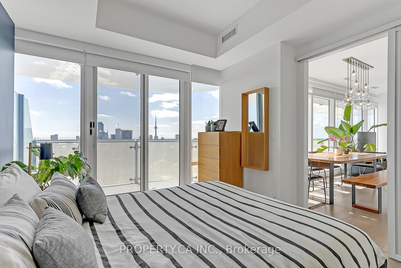 Photo 5 of Unit 5206, 1 Bloor Street E, Toronto, Church-Yonge Corridor — HOMEH