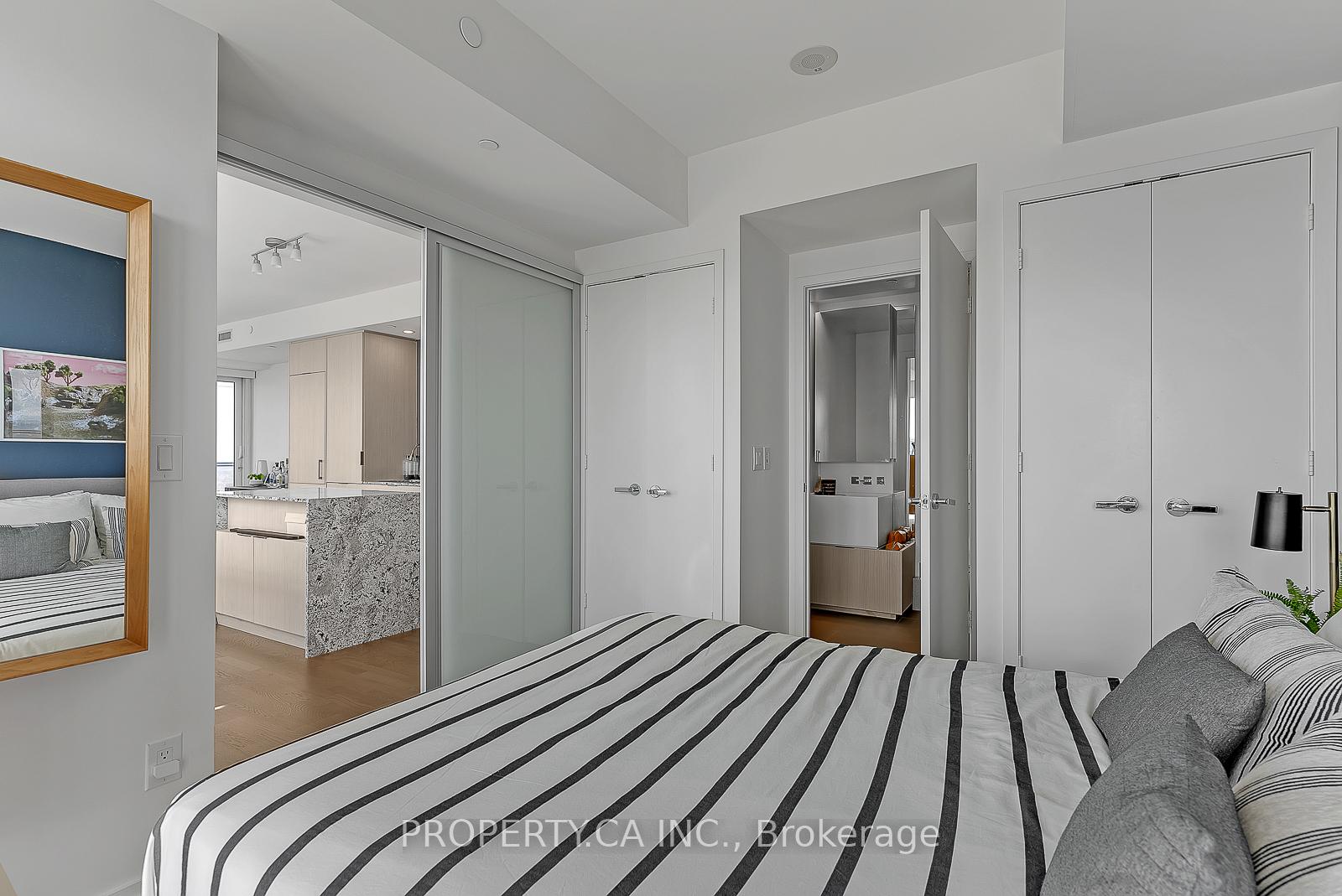 Photo 13 of Unit 5206, 1 Bloor Street E, Toronto, Church-Yonge Corridor — HOMEH