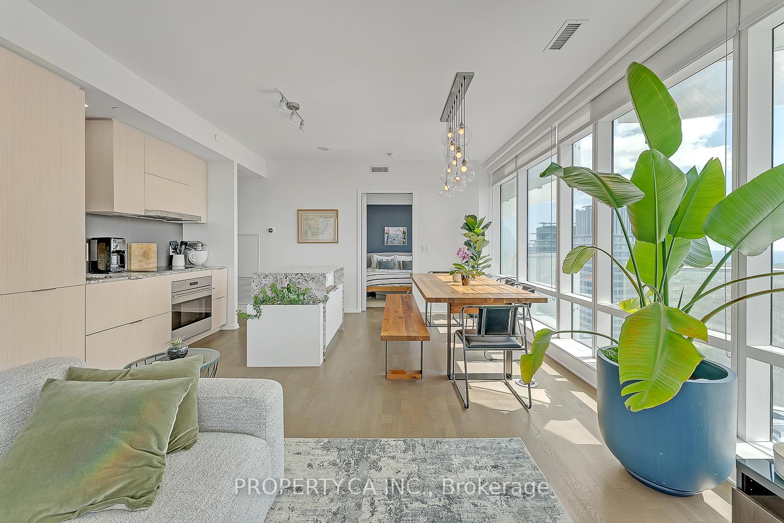 Photo 25 of Unit 5206, 1 Bloor Street E, Toronto, Church-Yonge Corridor — HOMEH