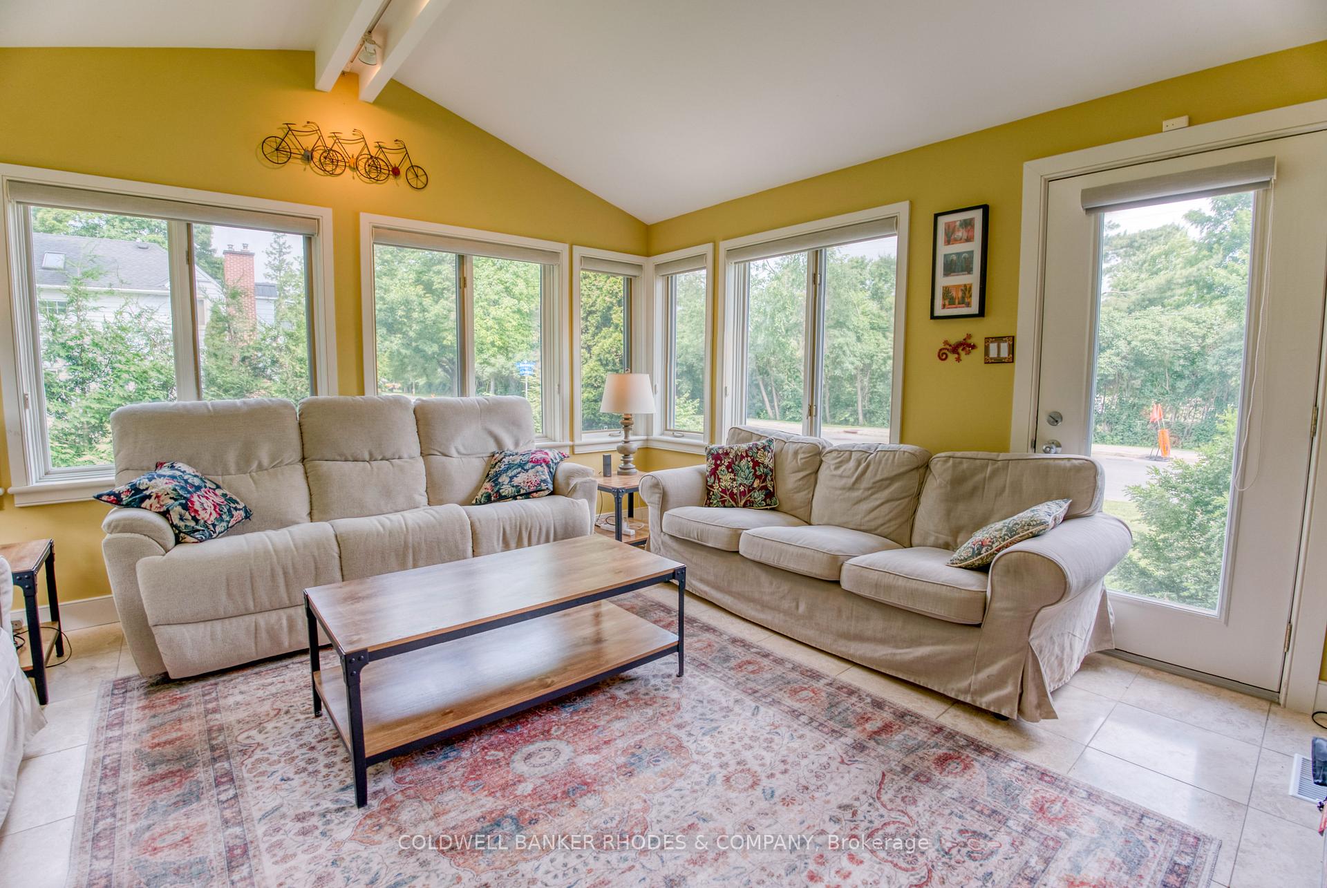 Photo 10 of 26 Sandridge Road, Ottawa, Manor Park — HOMEH