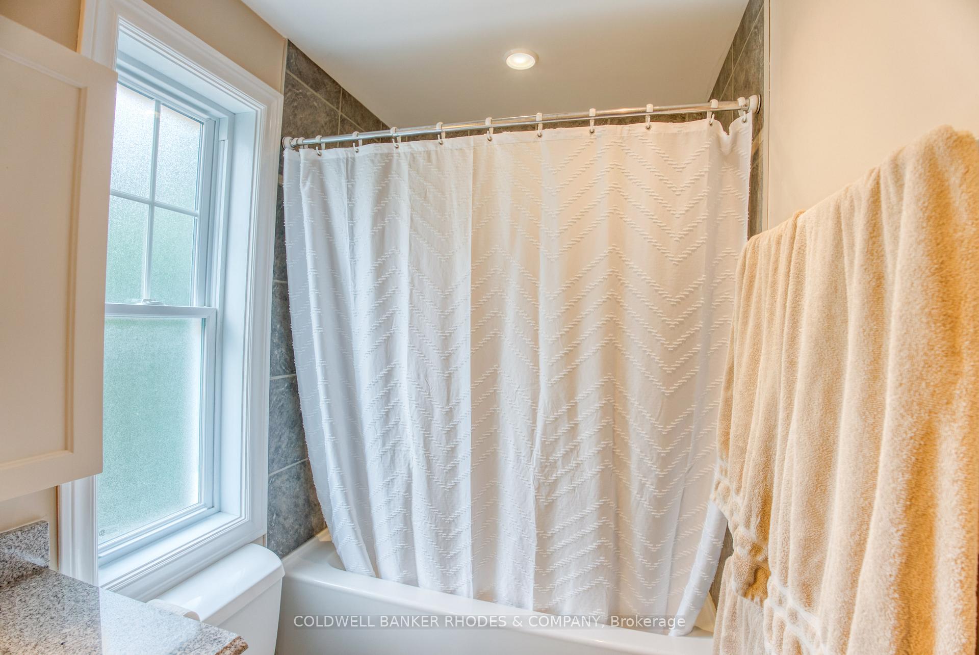 Photo 23 of 26 Sandridge Road, Ottawa, Manor Park — HOMEH