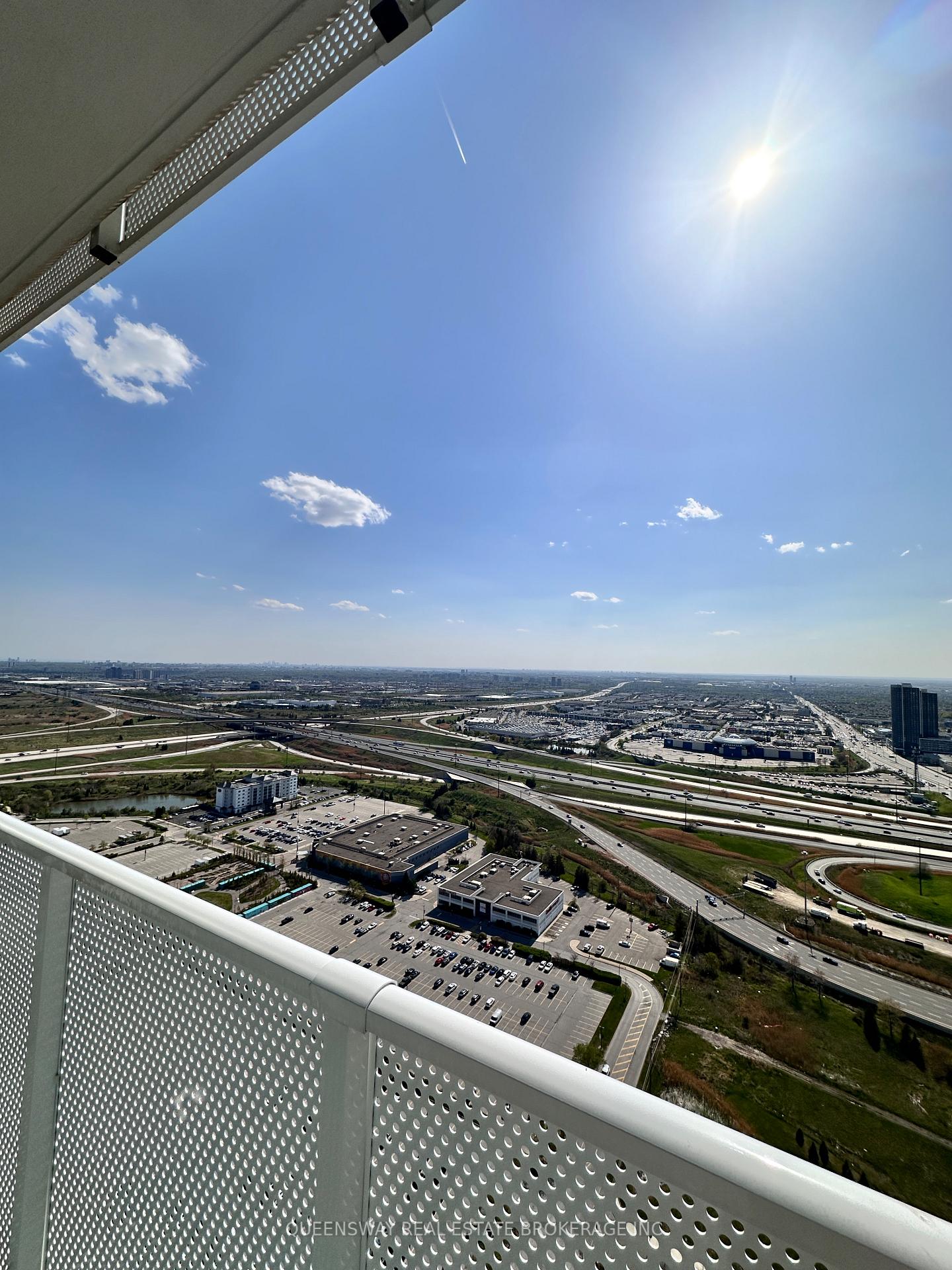 Photo 11 of Unit 4508, 195 Commerce Street, Vaughan, Vaughan Corporate Centre — HOMEH