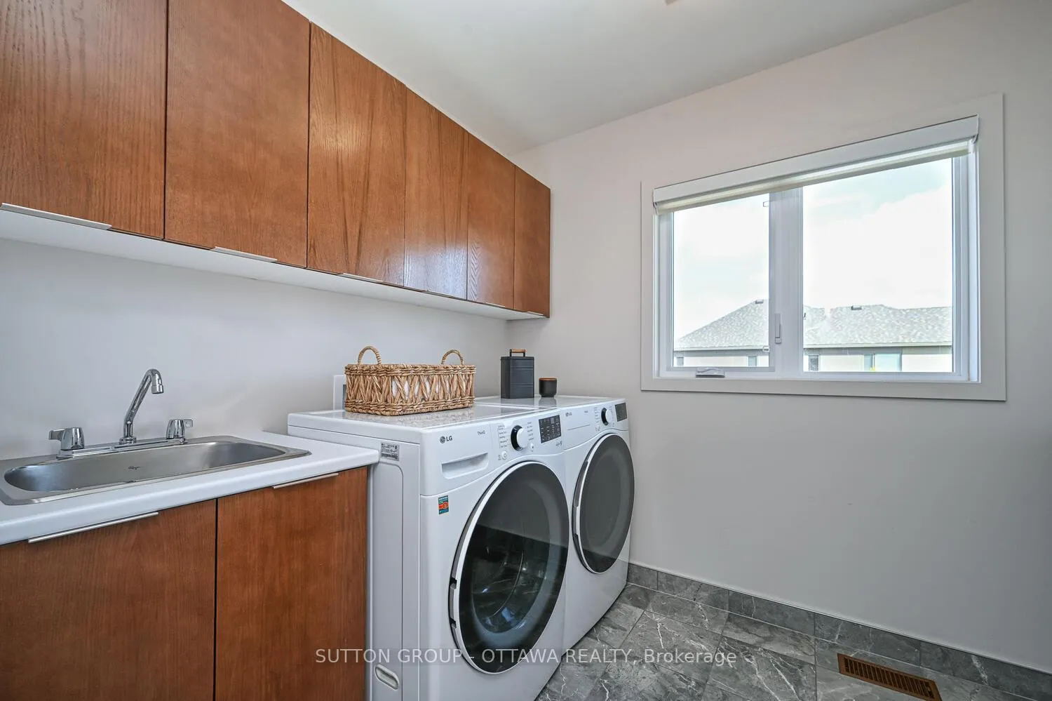 Photo 32 of 732 Wooler Place, Ottawa, Leitrim — HOMEH
