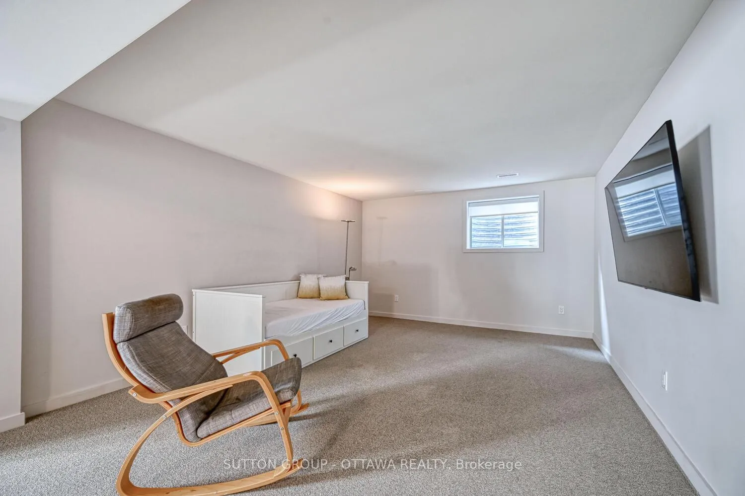 Photo 33 of 732 Wooler Place, Ottawa, Leitrim — HOMEH