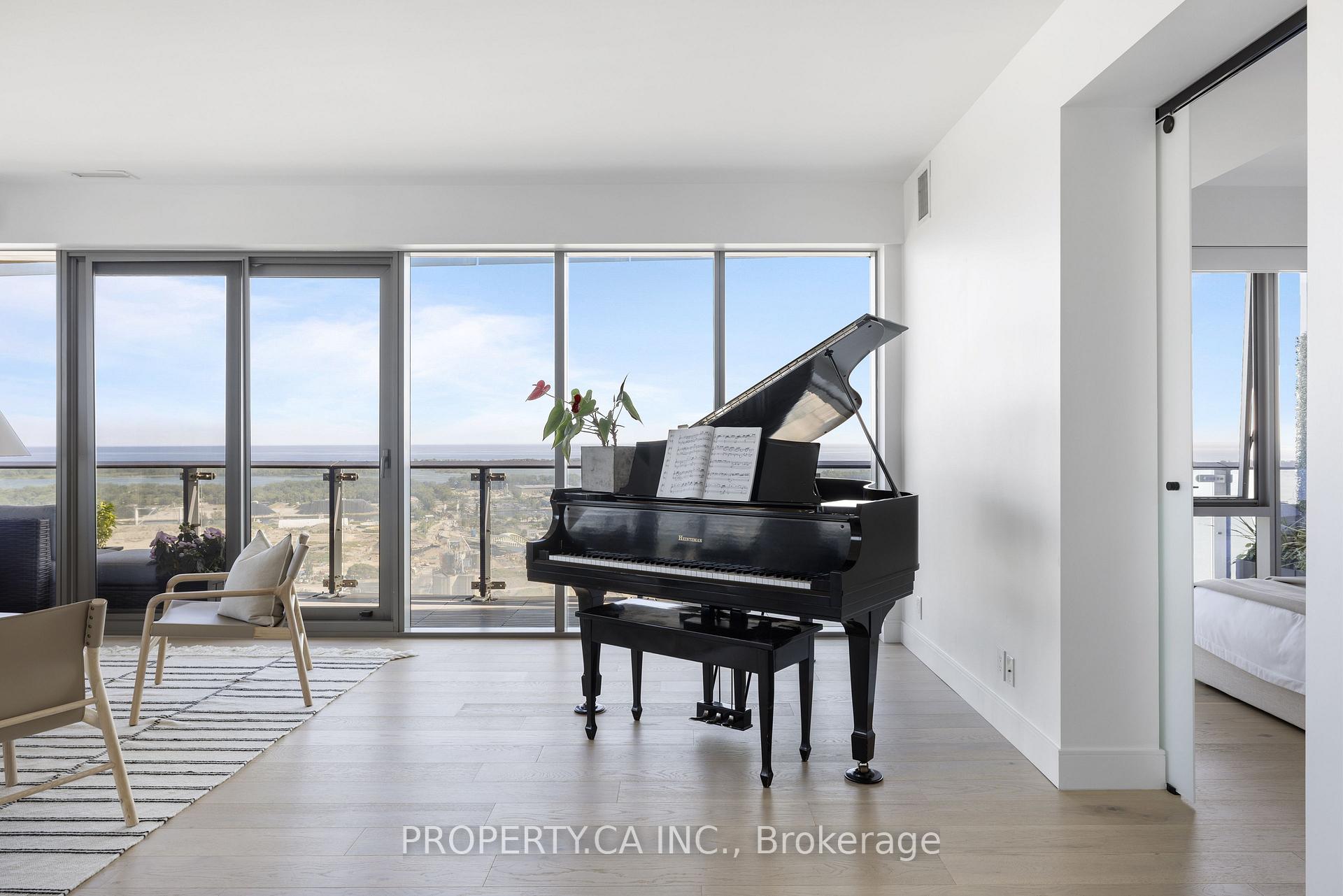 Photo 4 of Unit 3306, 390 Cherry Street, Toronto, Waterfront Communities — HOMEH