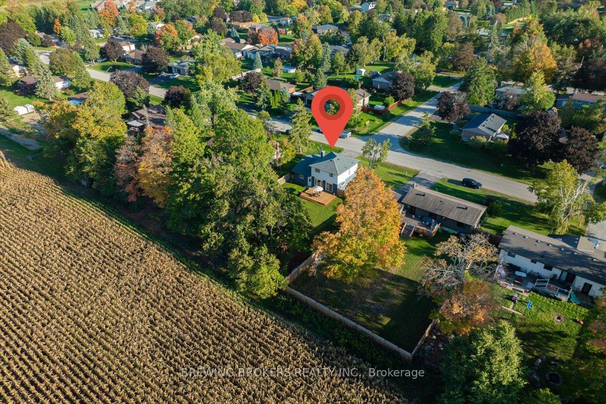 Photo 3 of 261 Nelson Crescent, Innisfil, Stroud — HOMEH