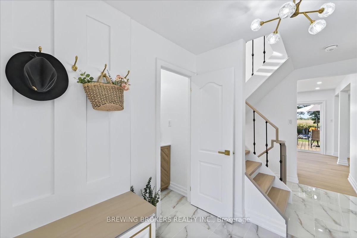 Photo 6 of 261 Nelson Crescent, Innisfil, Stroud — HOMEH