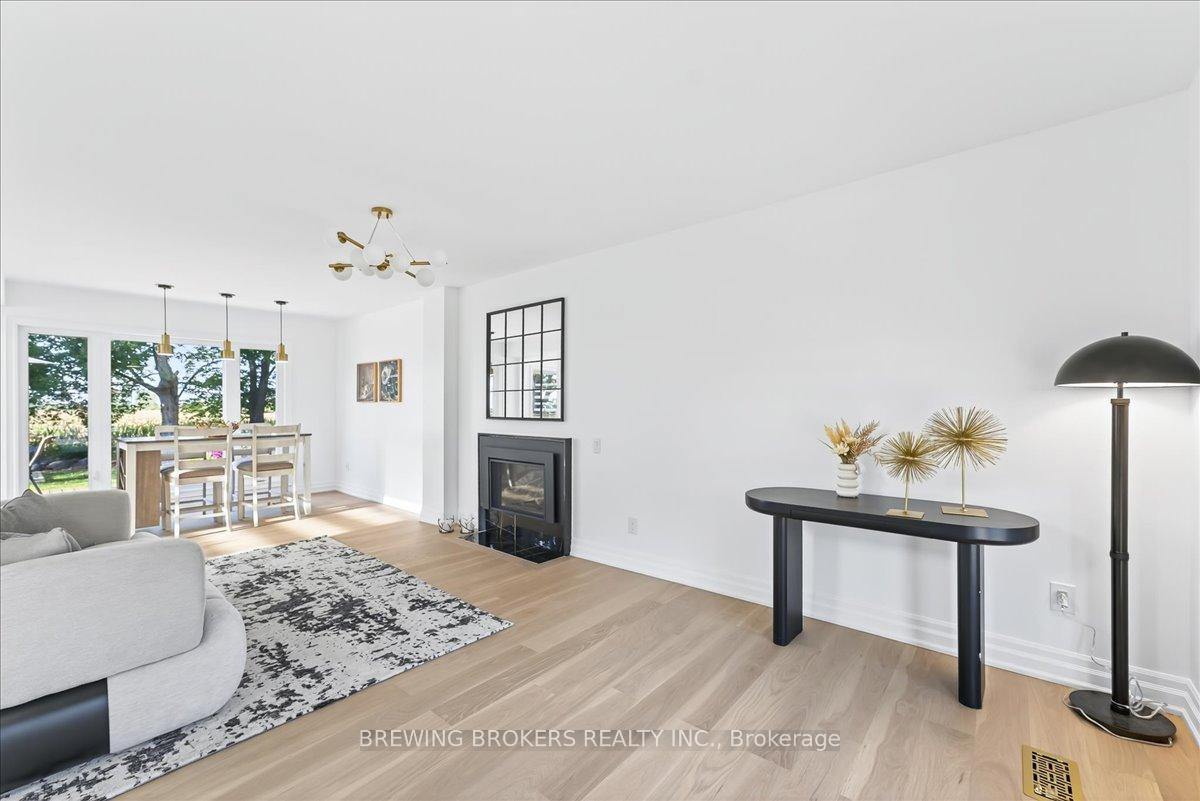 Photo 10 of 261 Nelson Crescent, Innisfil, Stroud — HOMEH