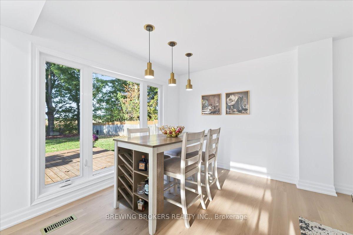Photo 15 of 261 Nelson Crescent, Innisfil, Stroud — HOMEH
