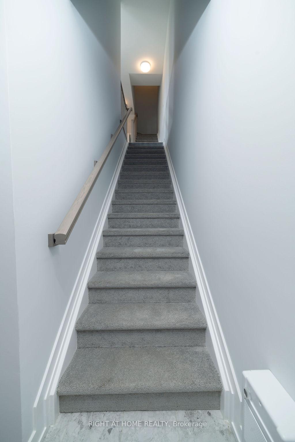 Photo 2 of 119 David Lewis Private, Ottawa, Avalon West — HOMEH