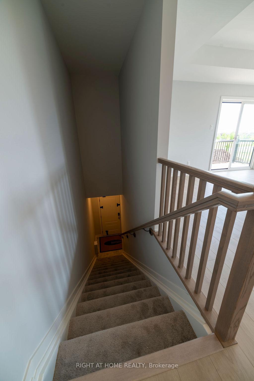 Photo 17 of 119 David Lewis Private, Ottawa, Avalon West — HOMEH