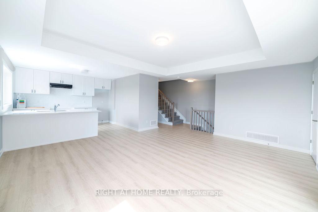 Photo 19 of 119 David Lewis Private, Ottawa, Avalon West — HOMEH