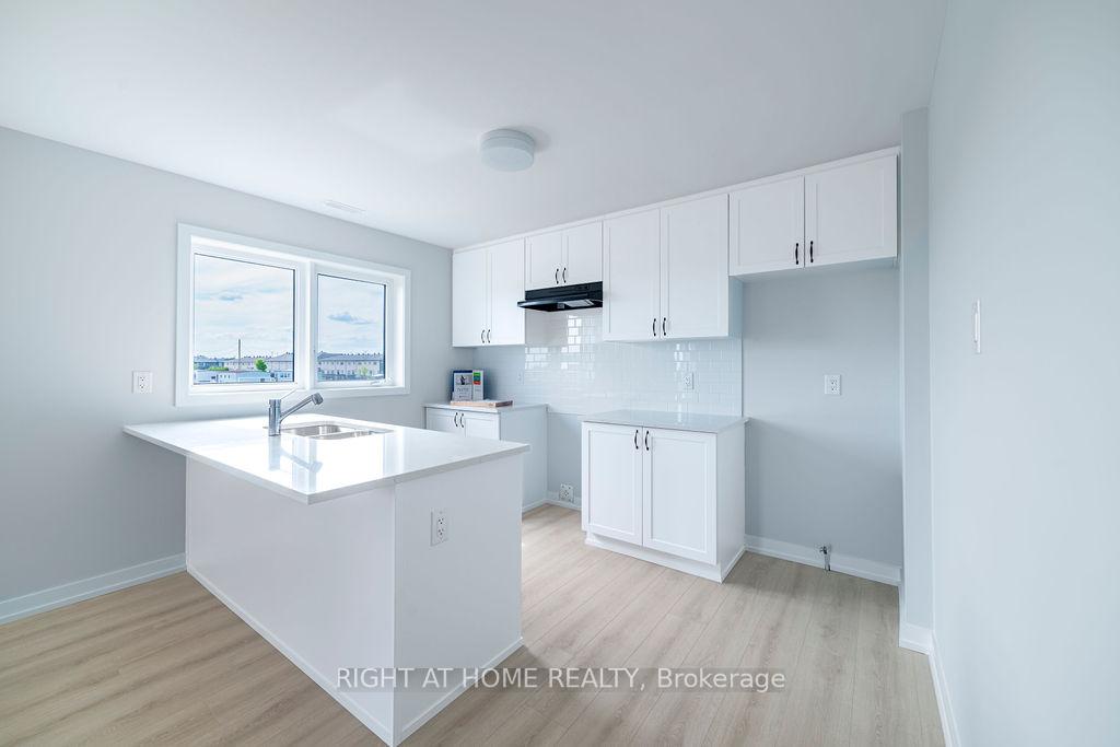 Photo 7 of 119 David Lewis Private, Ottawa, Avalon West — HOMEH