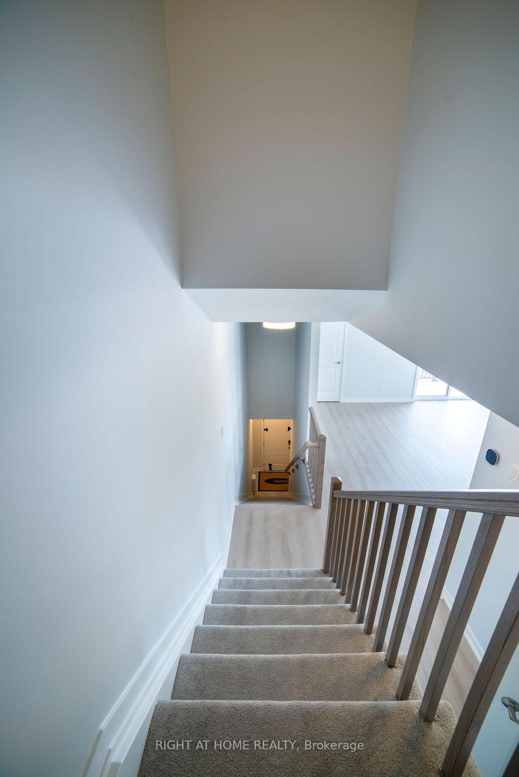 Photo 11 of 119 David Lewis Private, Ottawa, Avalon West — HOMEH