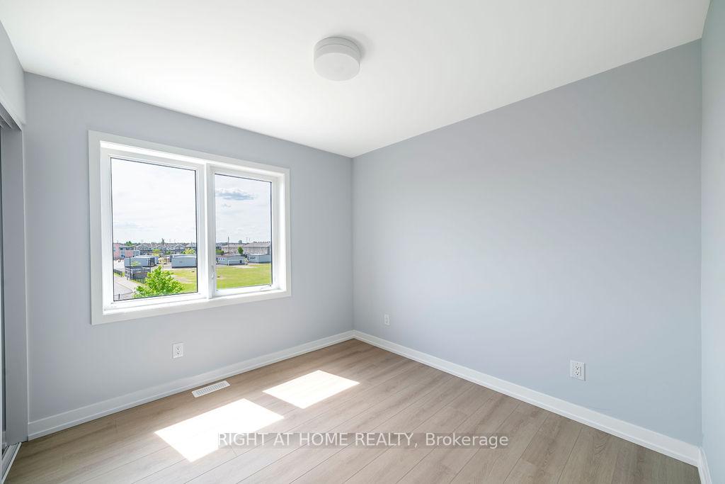 Photo 28 of 119 David Lewis Private, Ottawa, Avalon West — HOMEH