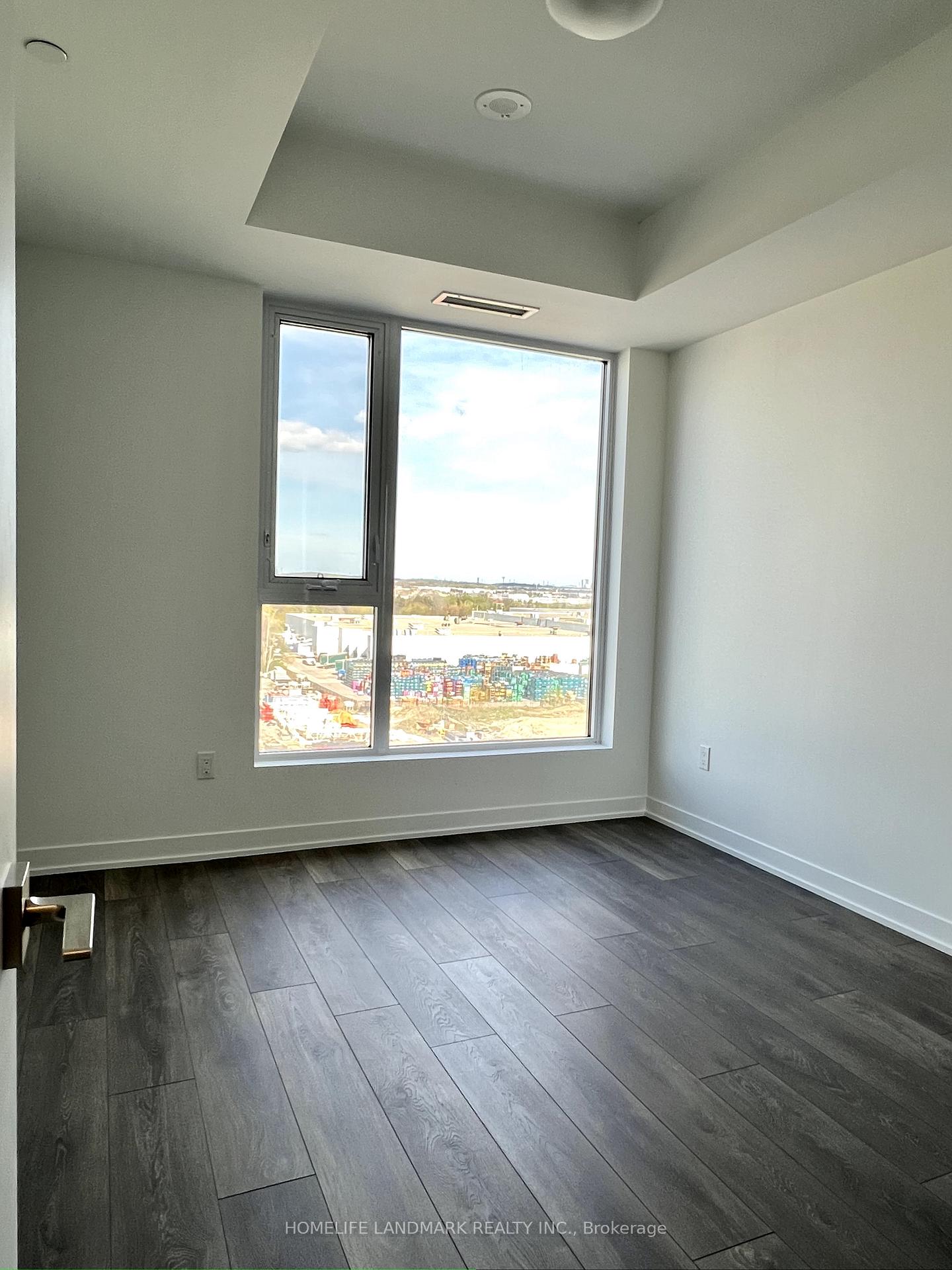 Photo 4 of Unit 705, 474 Caldari Road, Vaughan, Concord — HOMEH