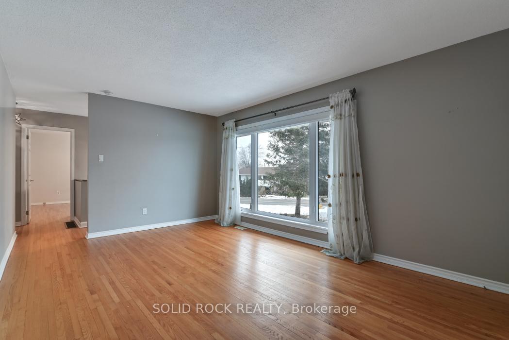 Photo 6 of 5264 Long Island Road, Ottawa, Manotick Long Island & Nicholls Island — HOMEH