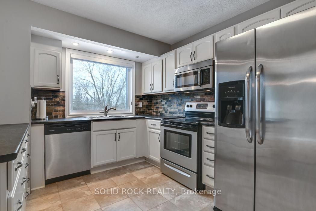 Photo 12 of 5264 Long Island Road, Ottawa, Manotick Long Island & Nicholls Island — HOMEH