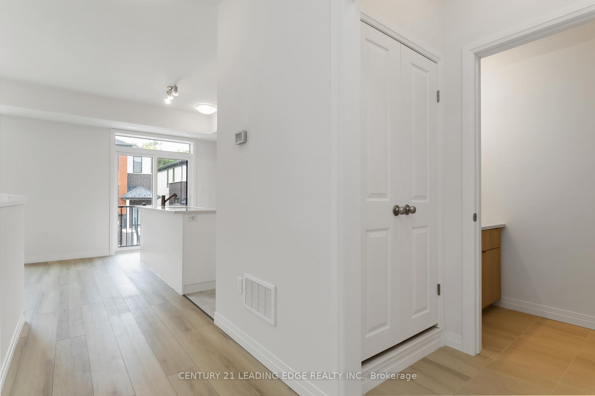 Photo 3 of 42 Arabella Drive, Guelph, Kortright East — HOMEH