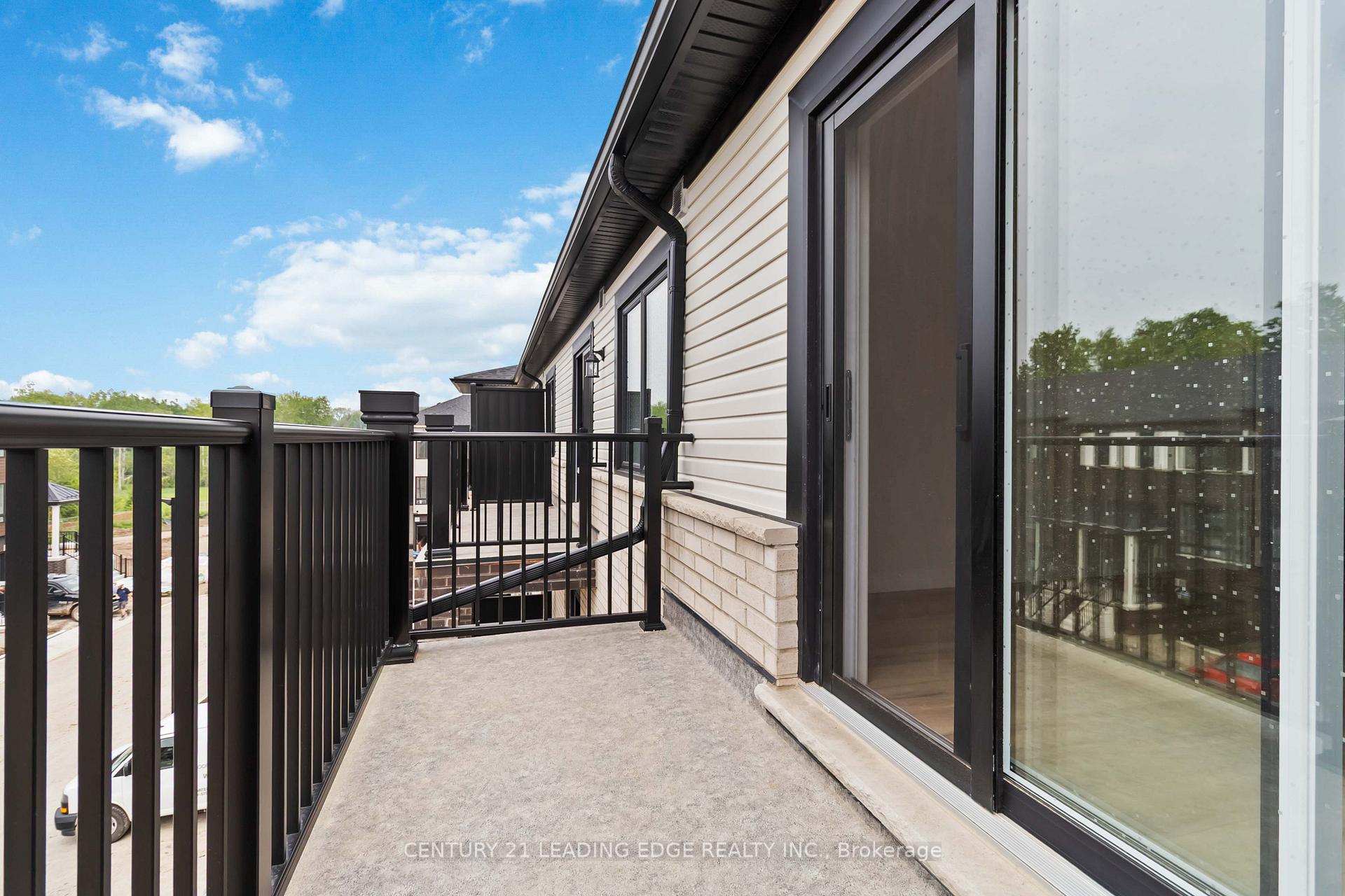 Photo 30 of 42 Arabella Drive, Guelph, Kortright East — HOMEH