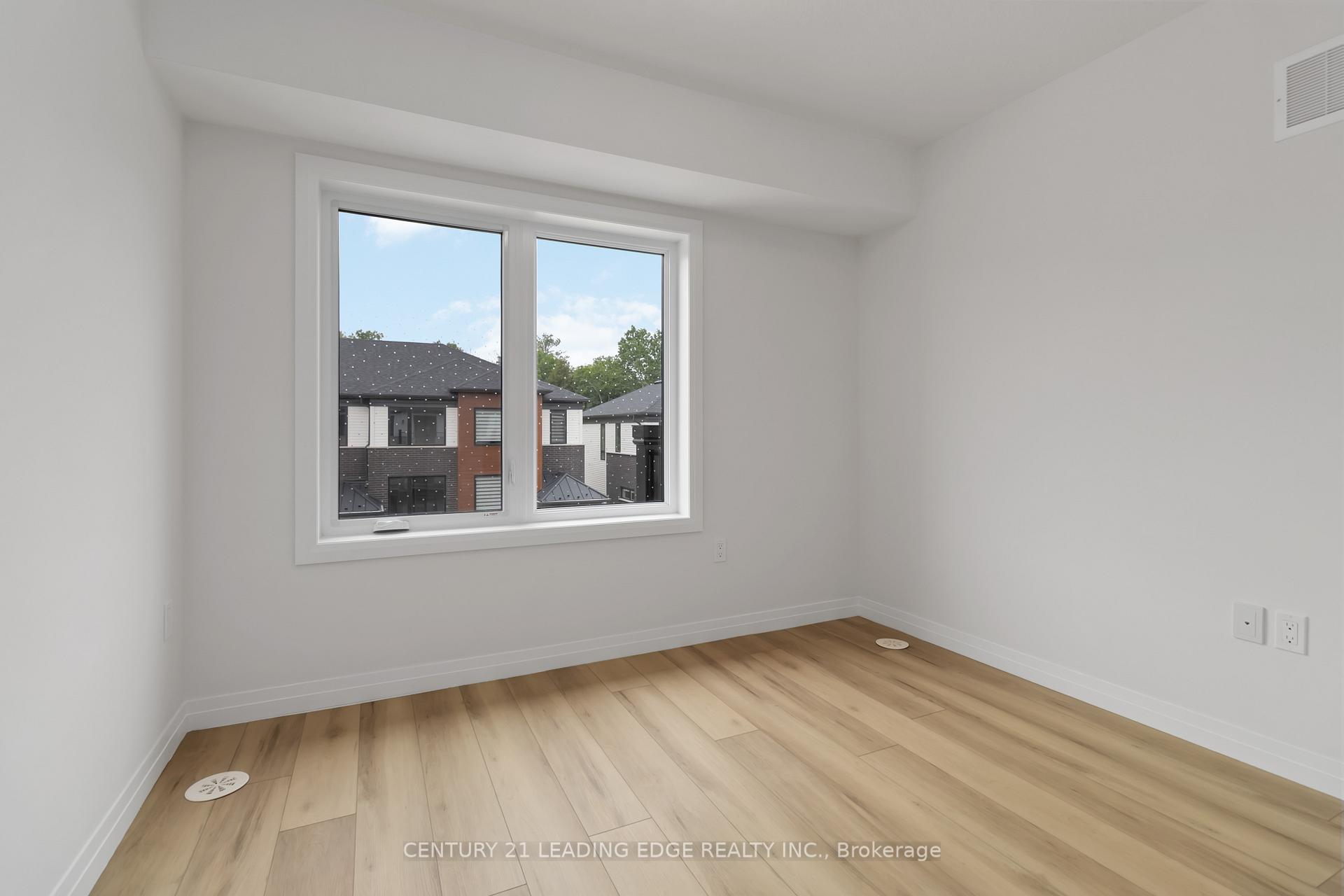 Photo 28 of 42 Arabella Drive, Guelph, Kortright East — HOMEH