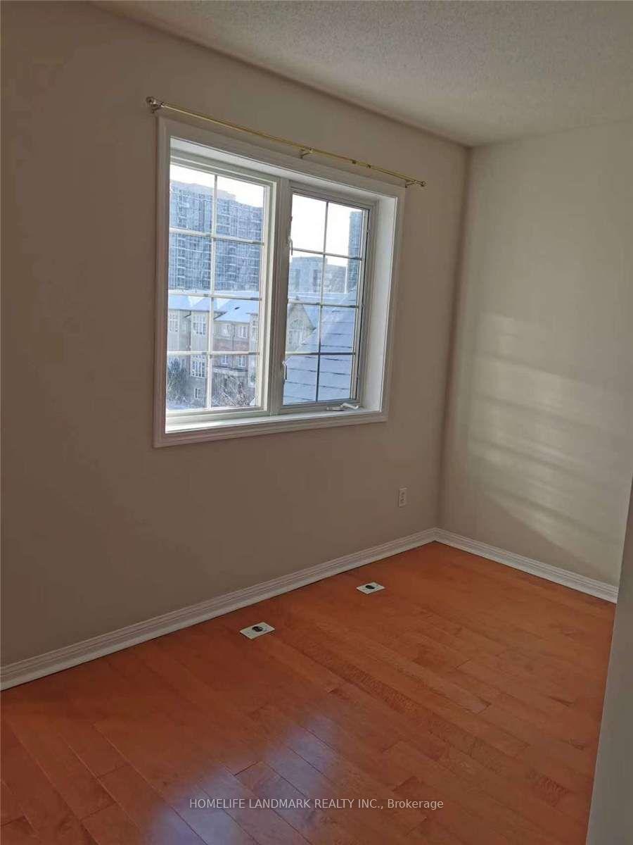 Photo 3 of Unit 11, 12 Cox Boulevard, Markham, Unionville — HOMEH