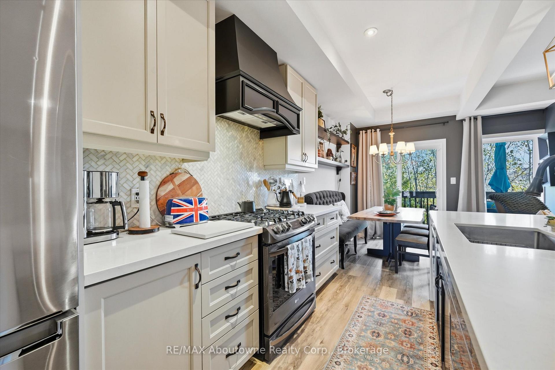 Photo 9 of 3969 Crown Street, Lincoln, Beamsville — HOMEH