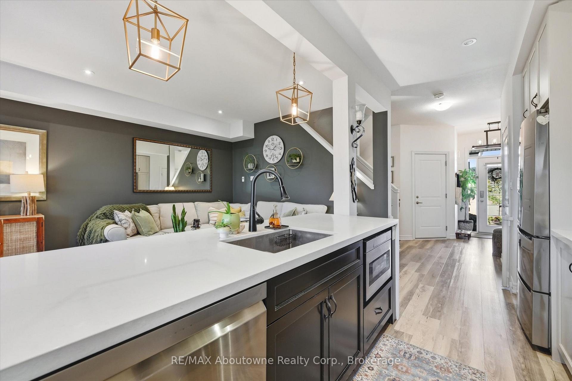 Photo 11 of 3969 Crown Street, Lincoln, Beamsville — HOMEH