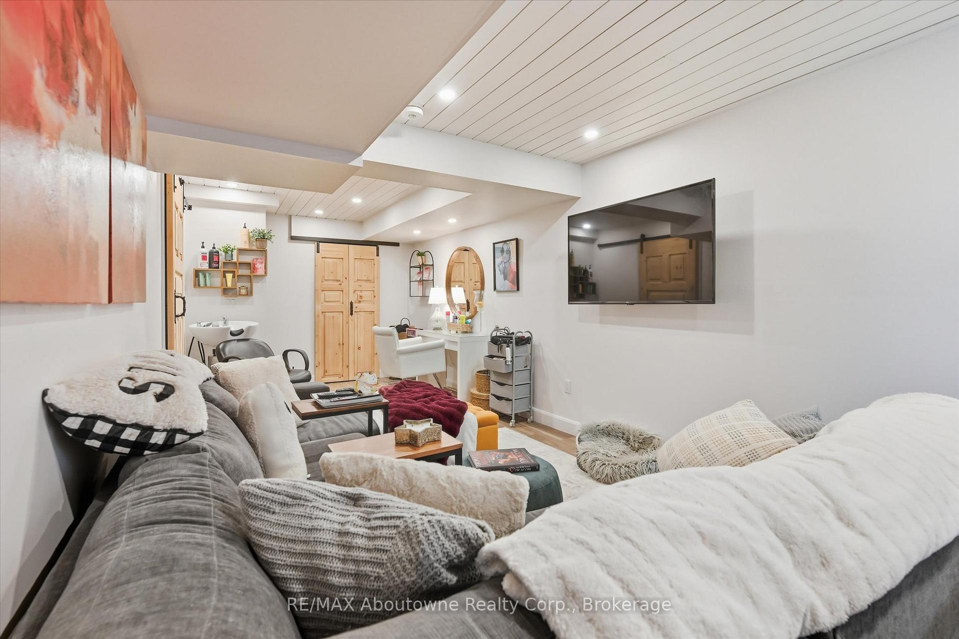 Photo 31 of 3969 Crown Street, Lincoln, Beamsville — HOMEH