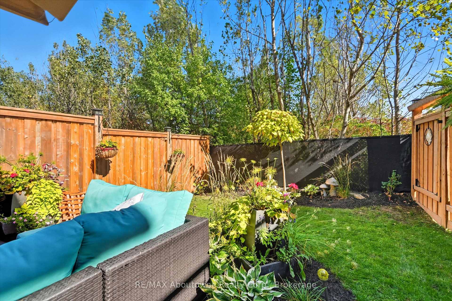 Photo 35 of 3969 Crown Street, Lincoln, Beamsville — HOMEH