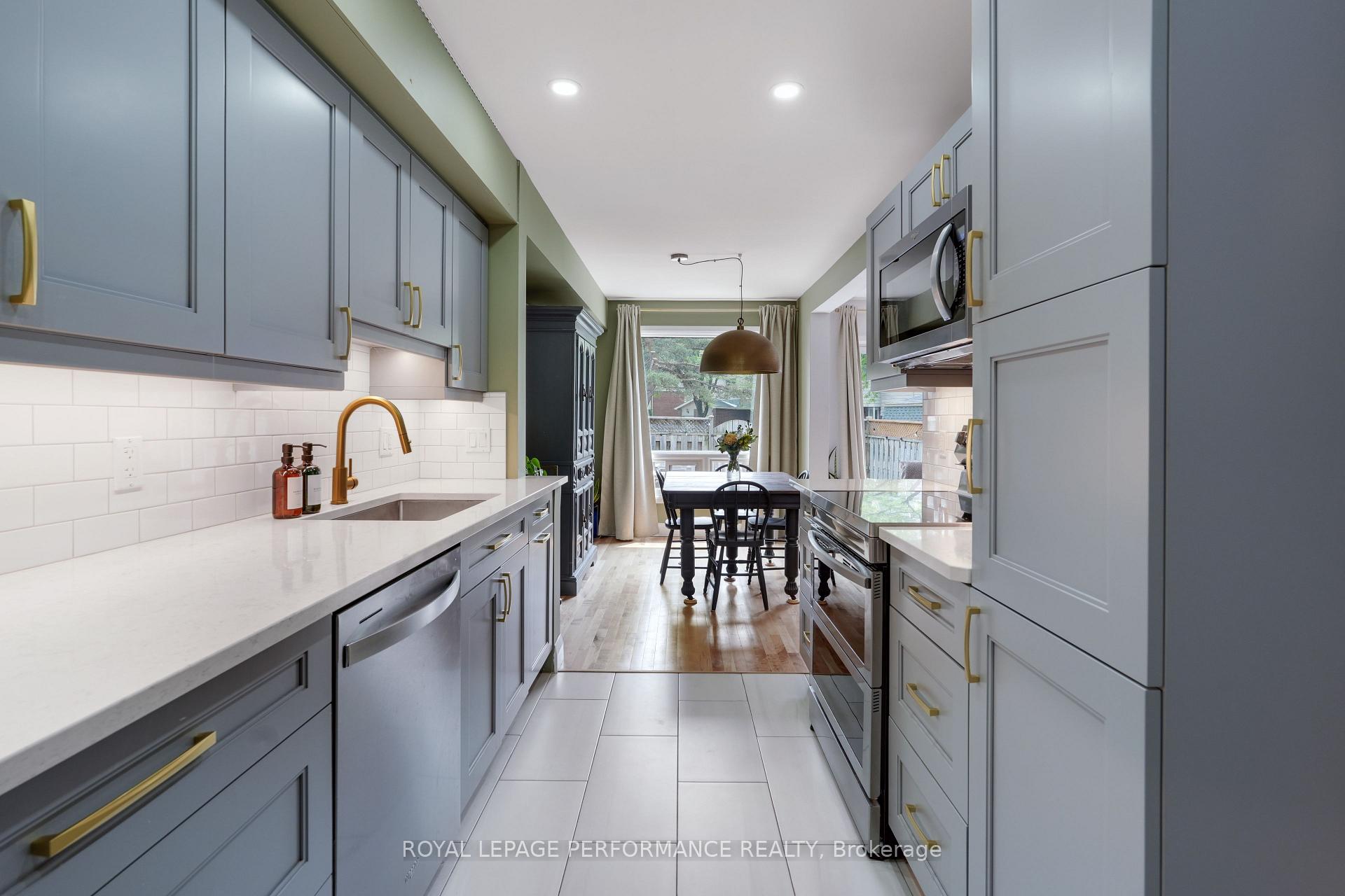 Photo 2 of Unit 24, 2415 Southvale Crescent, Ottawa, Sheffield Glen/Industrial Park — HOMEH