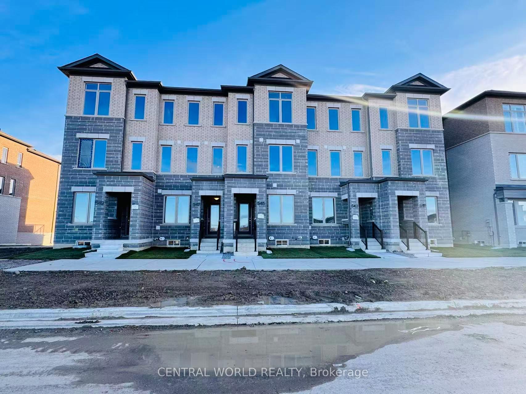 Photo 1 of 545 Vine Cliff Boulevard, Markham, Rural Markham — HOMEH