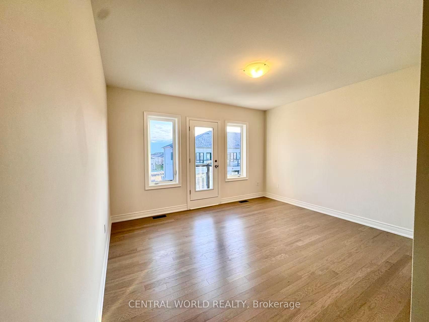 Photo 5 of 545 Vine Cliff Boulevard, Markham, Rural Markham — HOMEH