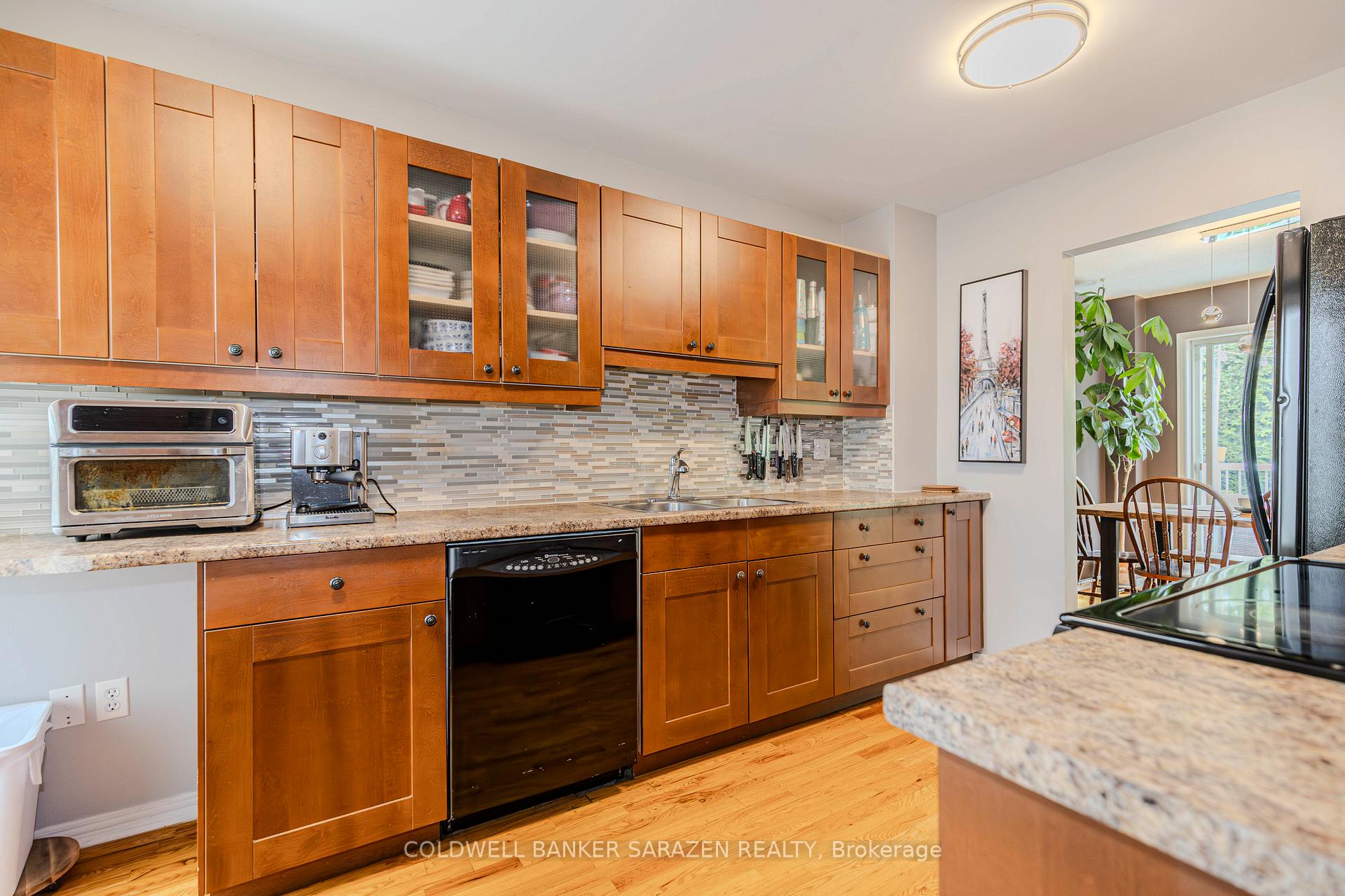 Photo 10 of 22 Crimson Gate, Ottawa, Hunt Club Park/Greenboro — HOMEH