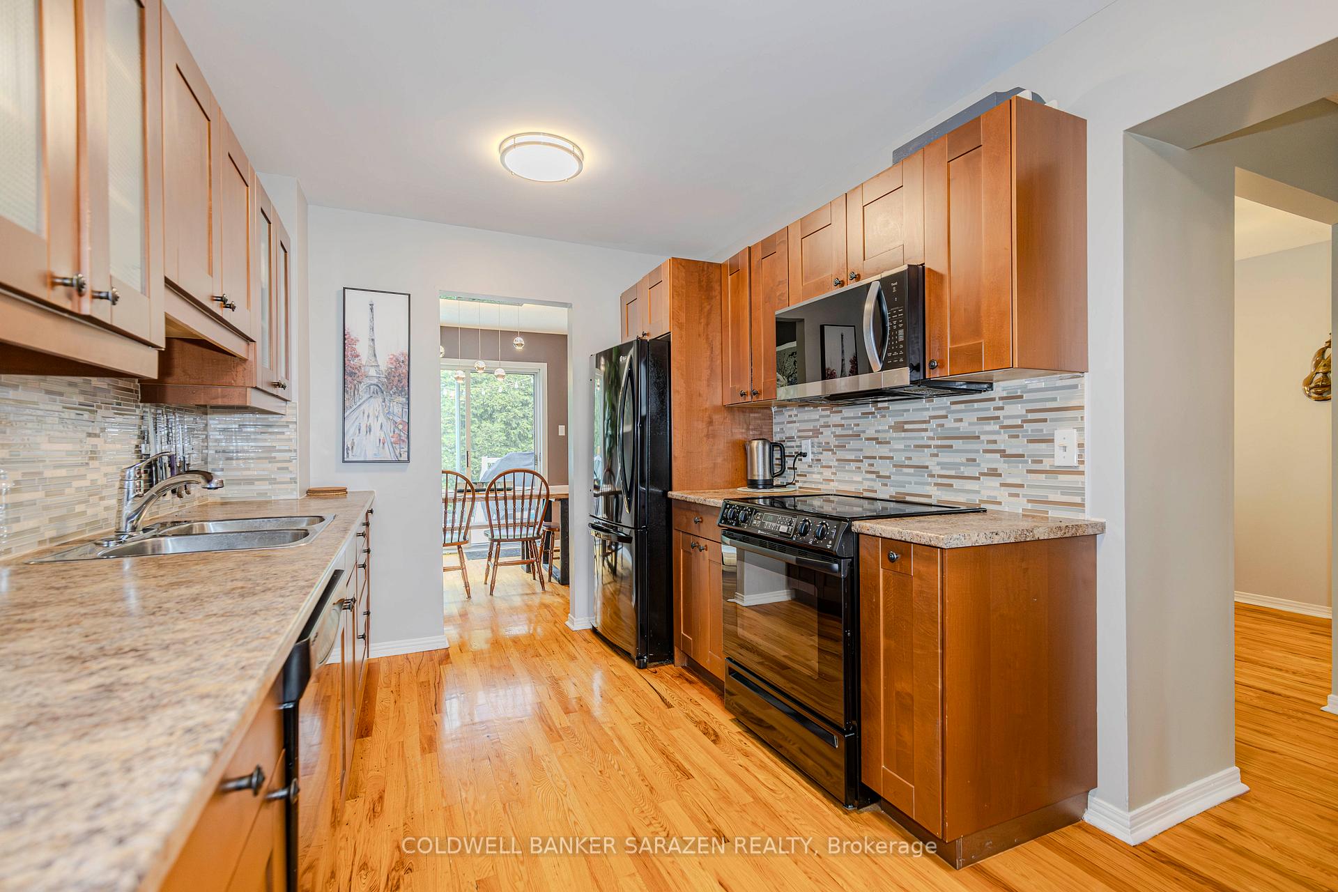 Photo 11 of 22 Crimson Gate, Ottawa, Hunt Club Park/Greenboro — HOMEH