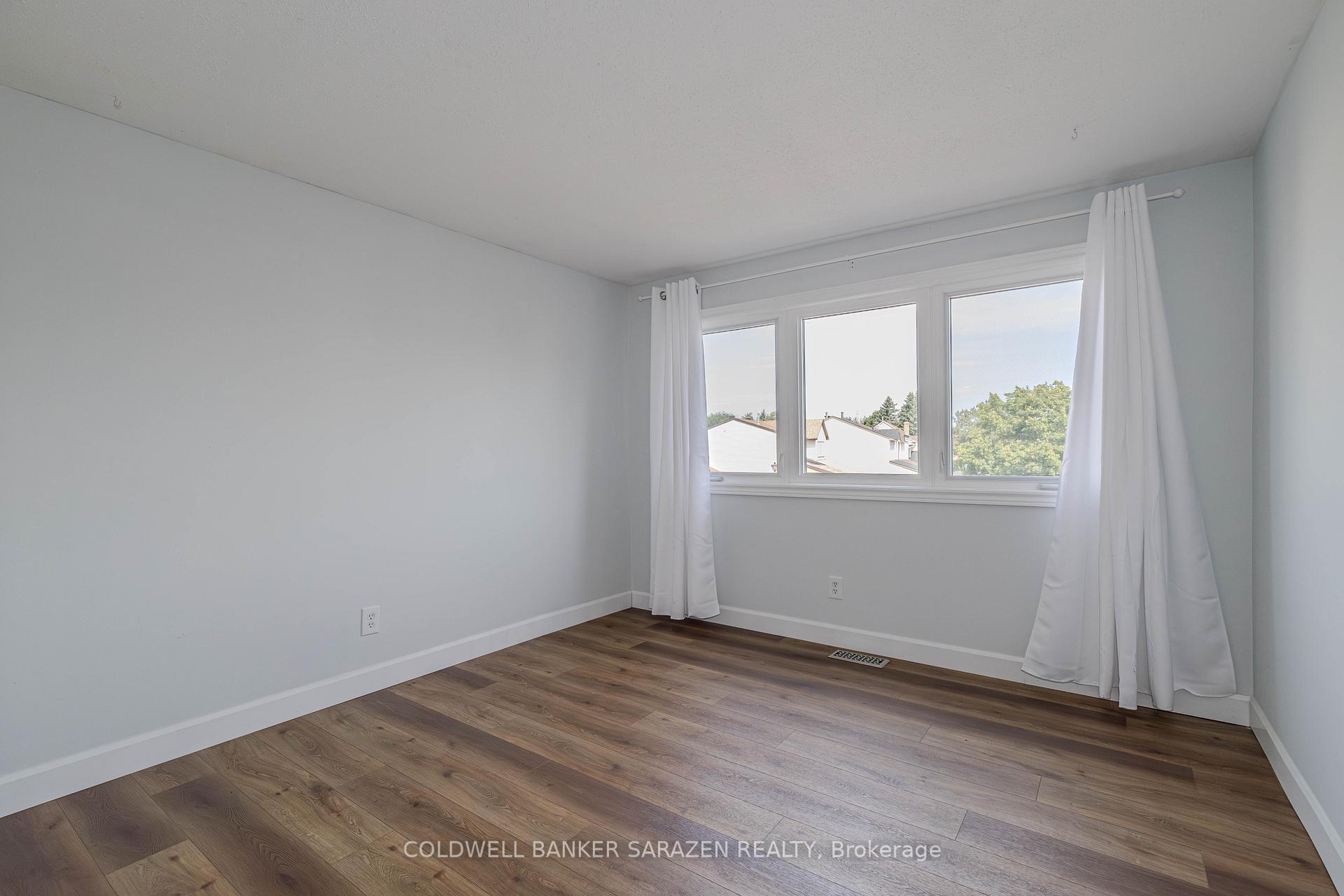 Photo 17 of 22 Crimson Gate, Ottawa, Hunt Club Park/Greenboro — HOMEH