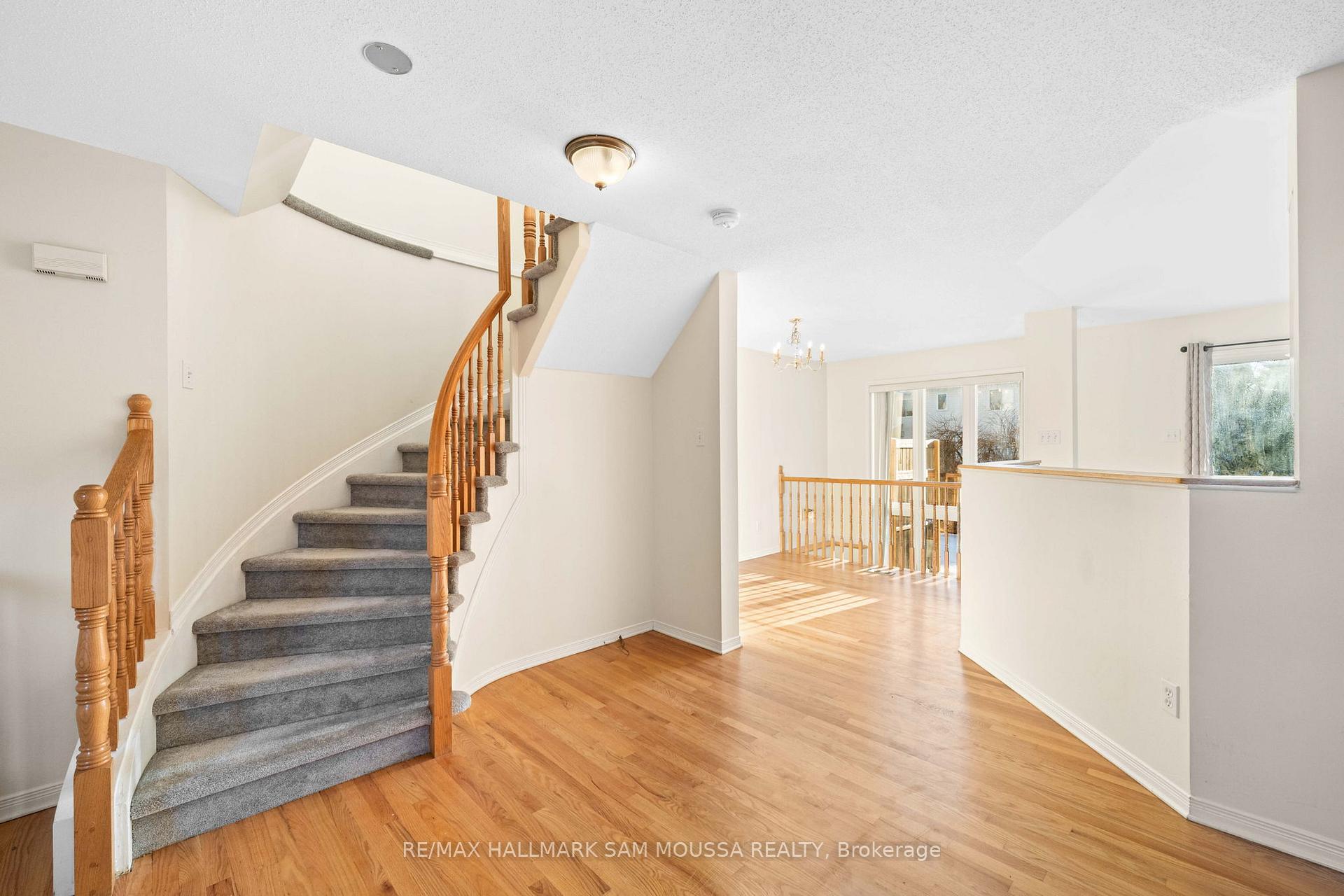 Photo 5 of 18 Drumso Street, Ottawa, Hunt Club Park/Greenboro — HOMEH
