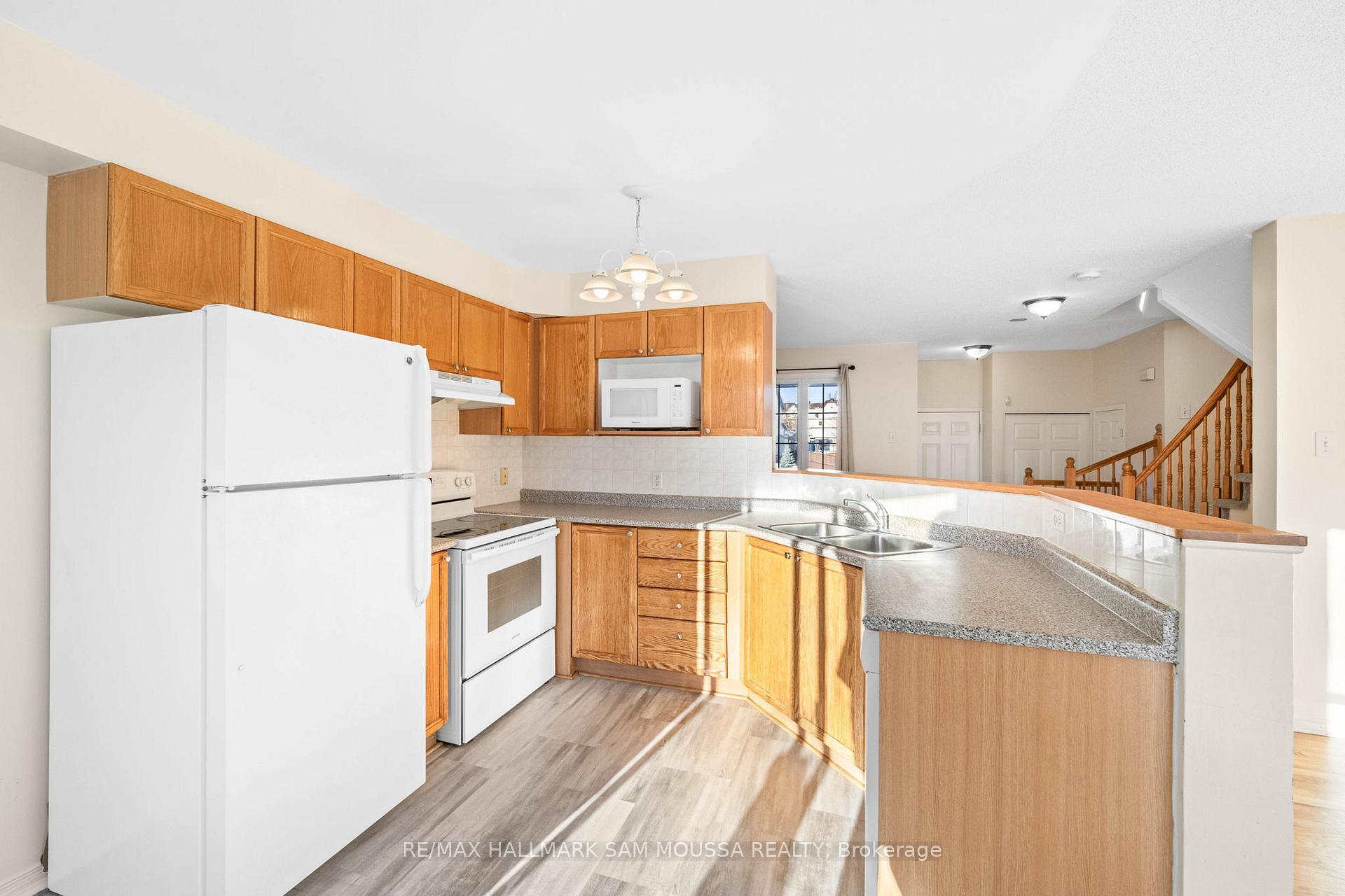 Photo 10 of 18 Drumso Street, Ottawa, Hunt Club Park/Greenboro — HOMEH