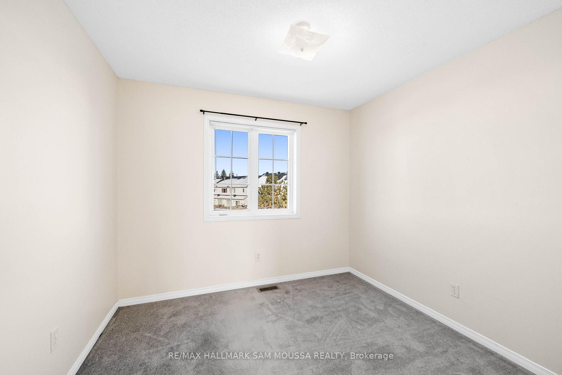 Photo 23 of 18 Drumso Street, Ottawa, Hunt Club Park/Greenboro — HOMEH