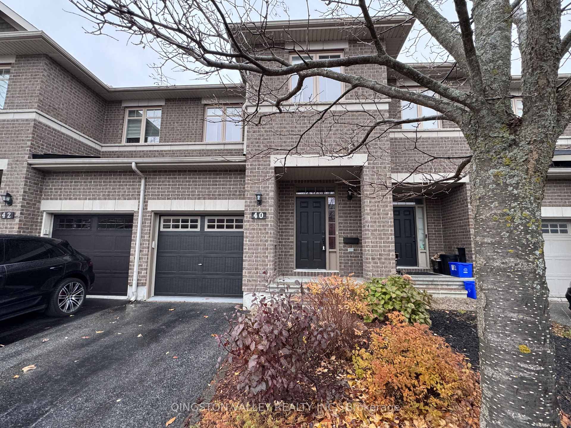 Photo 2 of 40 Torbec Avenue, Ottawa, Kanata - Kanata Lakes/Heritage Hills — HOMEH