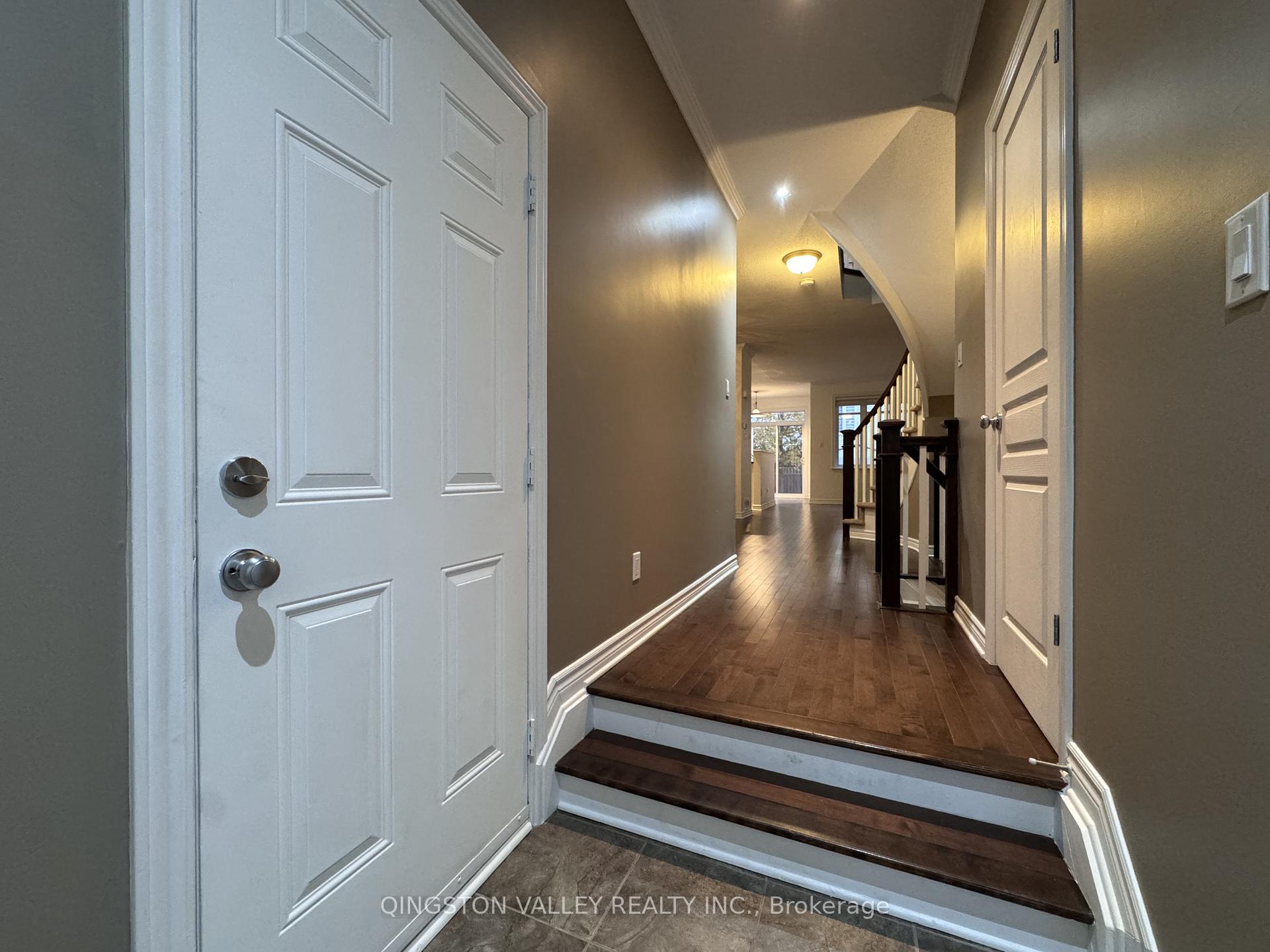 Photo 3 of 40 Torbec Avenue, Ottawa, Kanata - Kanata Lakes/Heritage Hills — HOMEH