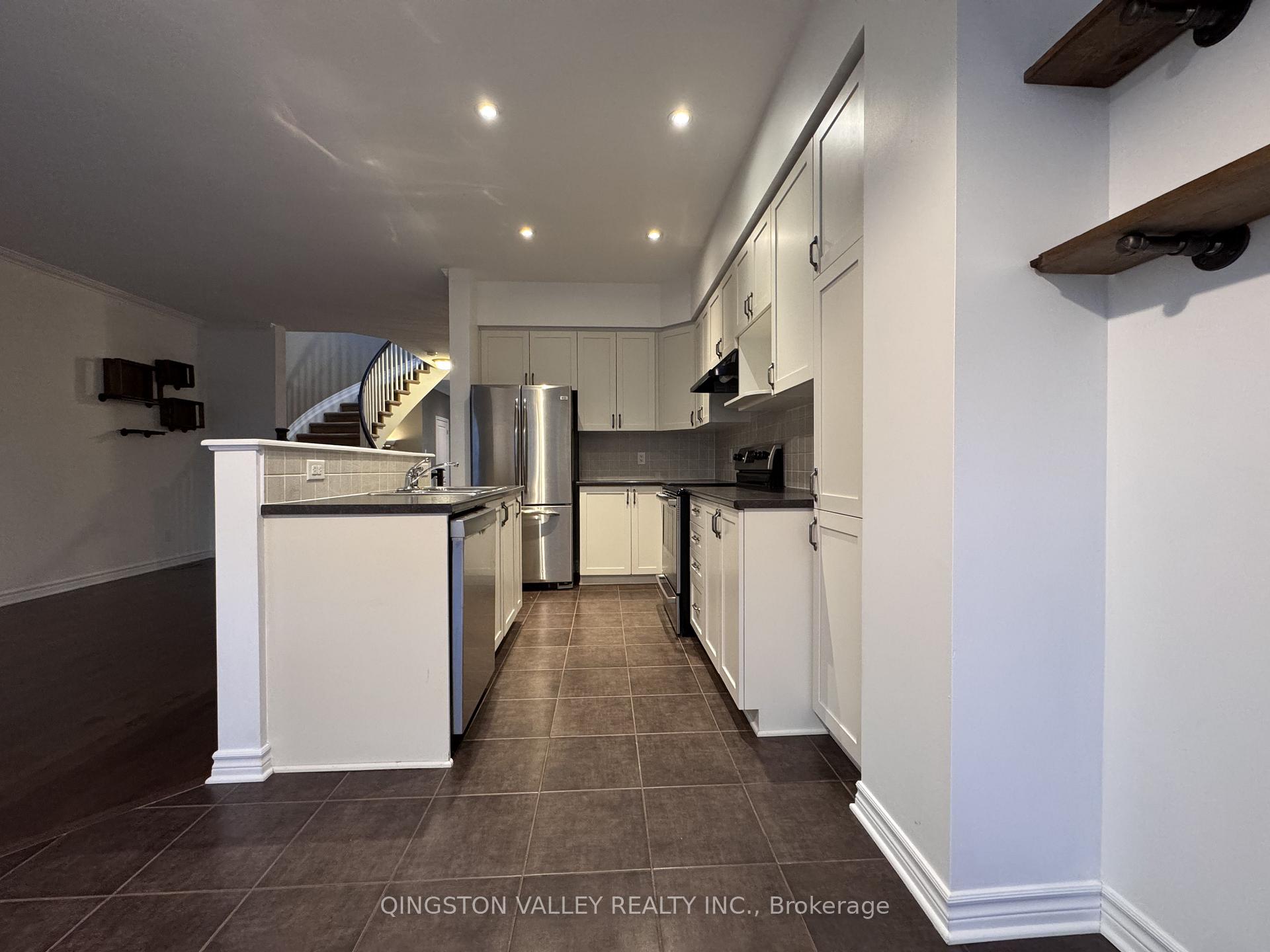 Photo 9 of 40 Torbec Avenue, Ottawa, Kanata - Kanata Lakes/Heritage Hills — HOMEH
