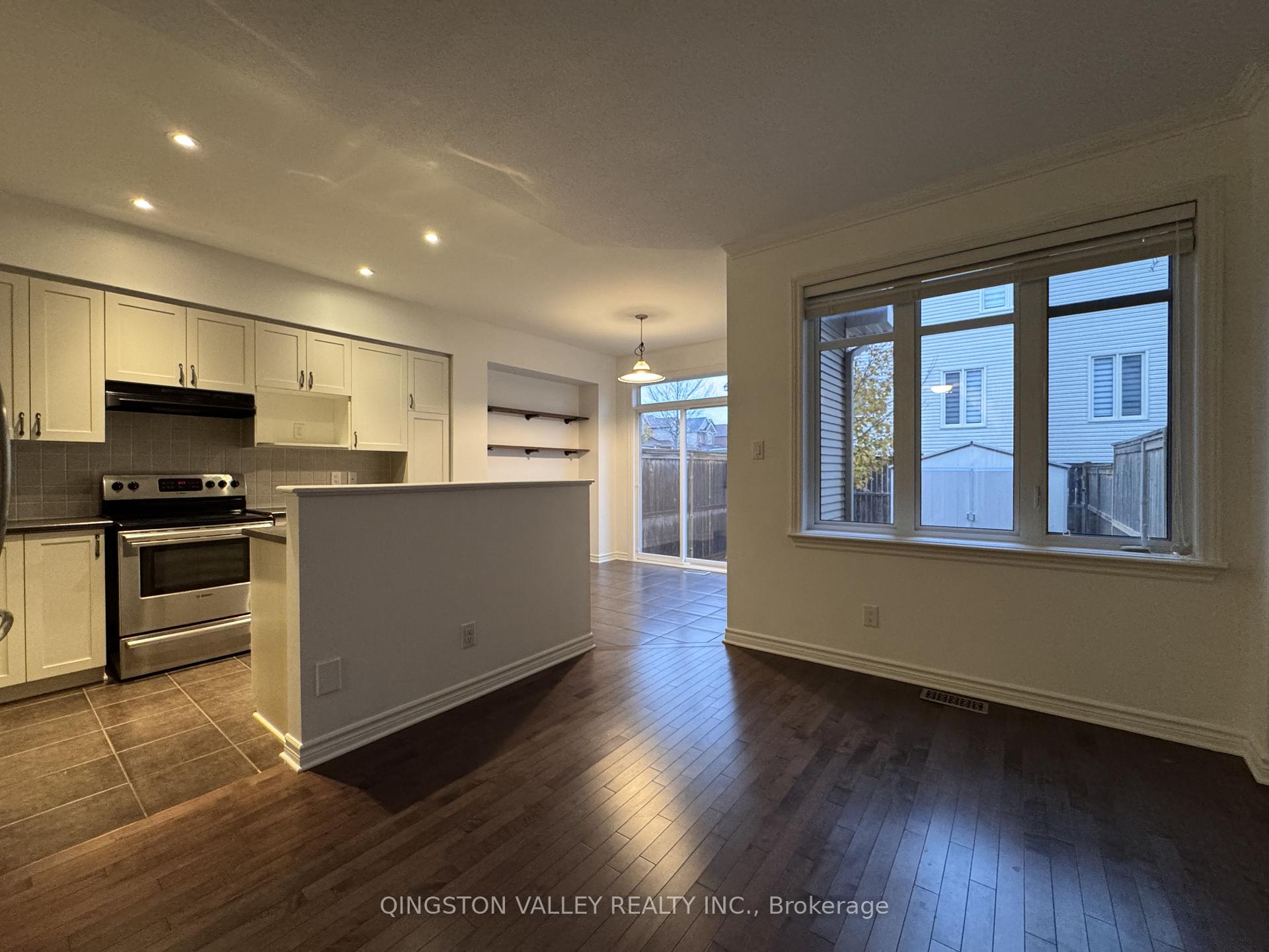 Photo 14 of 40 Torbec Avenue, Ottawa, Kanata - Kanata Lakes/Heritage Hills — HOMEH