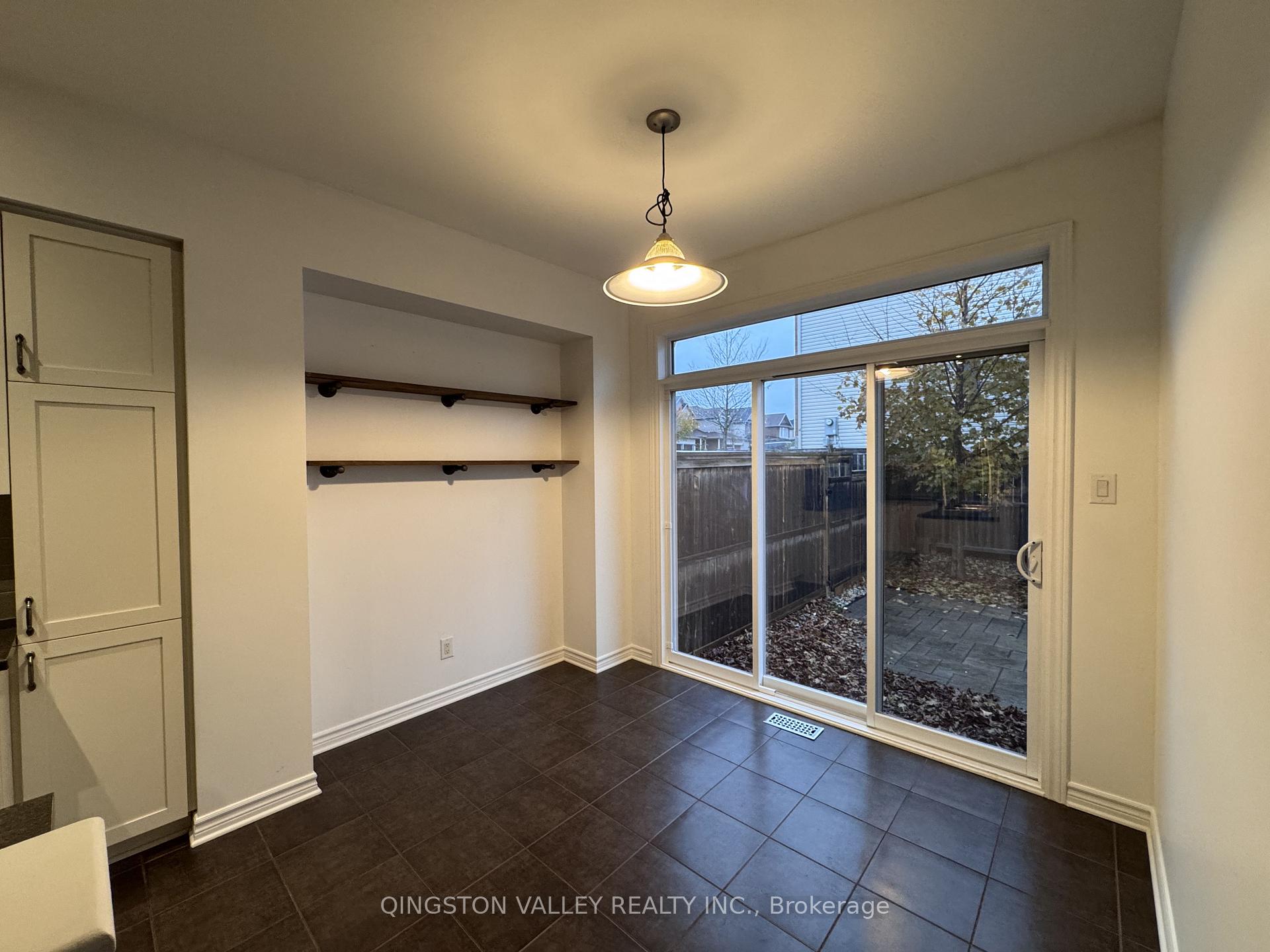 Photo 15 of 40 Torbec Avenue, Ottawa, Kanata - Kanata Lakes/Heritage Hills — HOMEH
