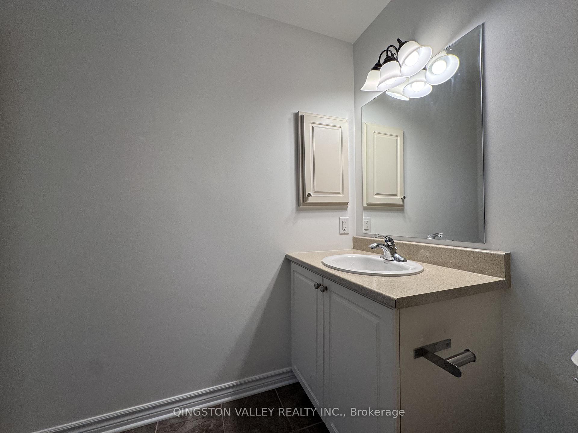 Photo 25 of 40 Torbec Avenue, Ottawa, Kanata - Kanata Lakes/Heritage Hills — HOMEH