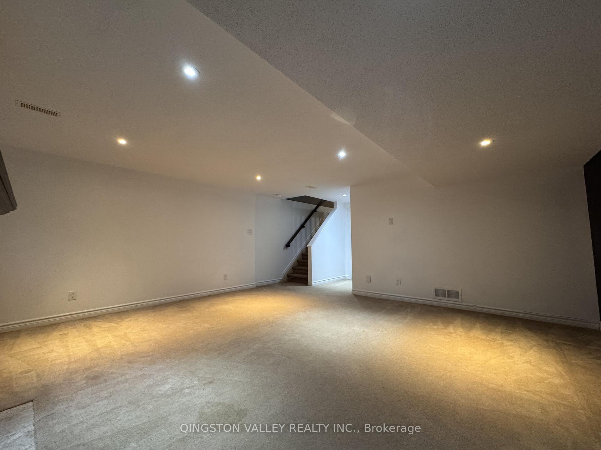 Photo 31 of 40 Torbec Avenue, Ottawa, Kanata - Kanata Lakes/Heritage Hills — HOMEH