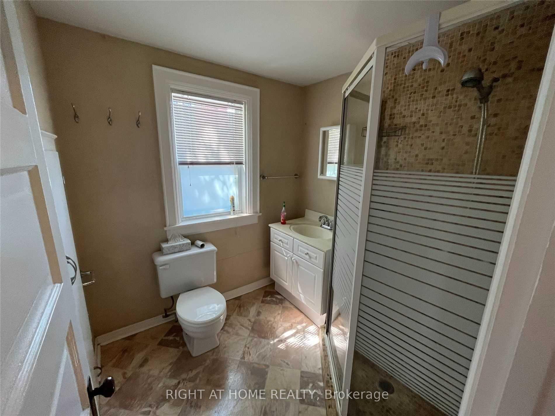 Photo 7 of 4287 Queen (Upper Unit ) Street, Lincoln, Beamsville — HOMEH