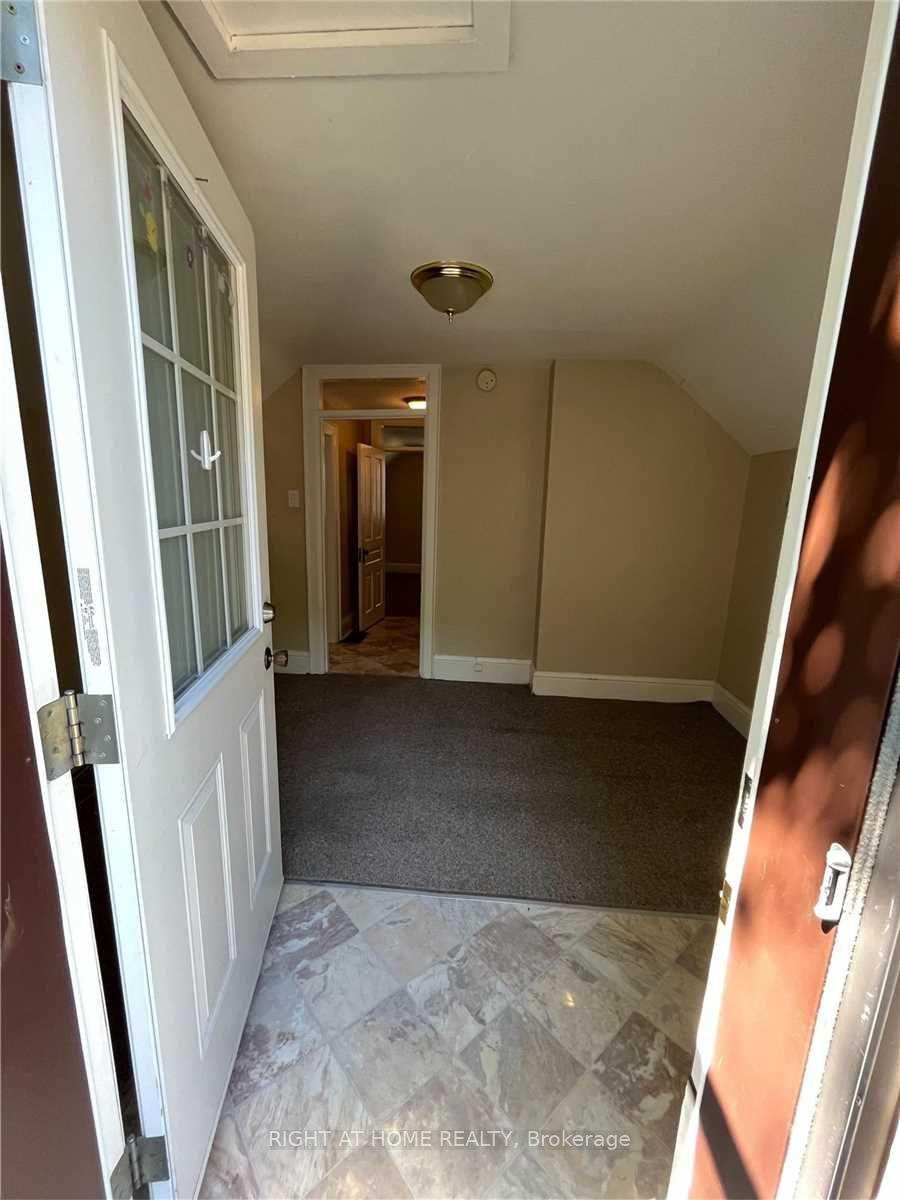 Photo 8 of 4287 Queen (Upper Unit ) Street, Lincoln, Beamsville — HOMEH