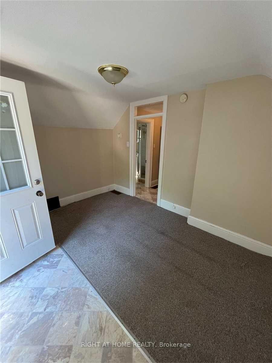 Photo 10 of 4287 Queen (Upper Unit ) Street, Lincoln, Beamsville — HOMEH