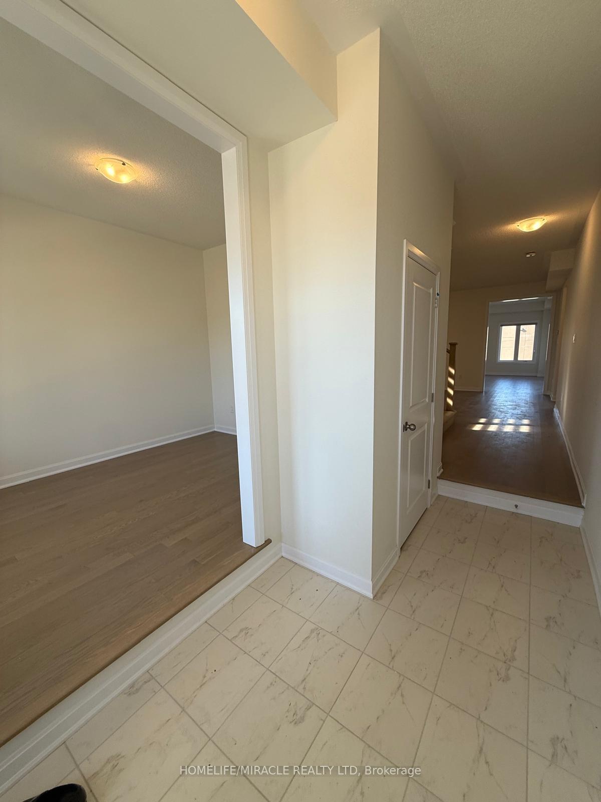 Photo 4 of 109 Windermere Boulevard, Loyalist, Bath — HOMEH